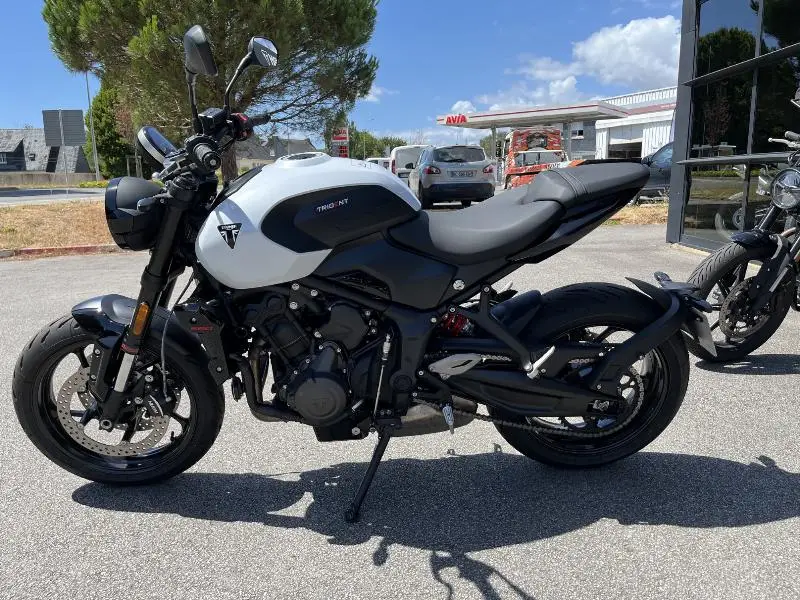 TRIDENT 660