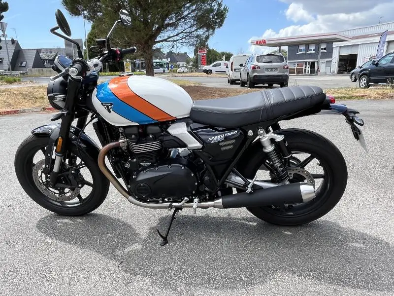 SPEED TWIN 900