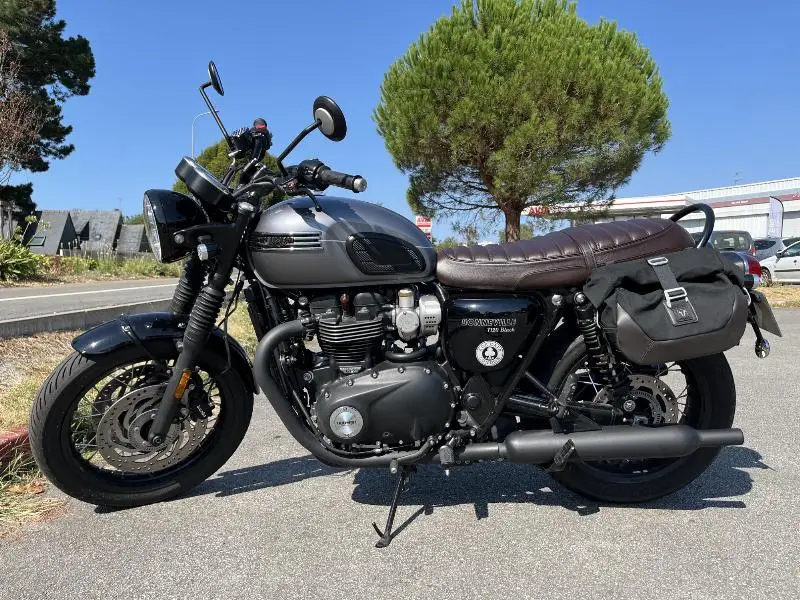 Bonneville T120 Black