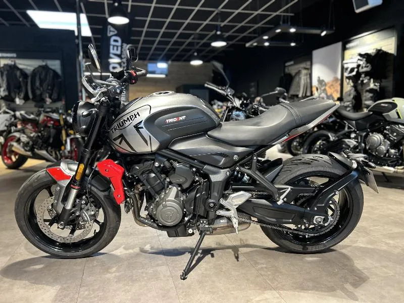 TRIDENT 660