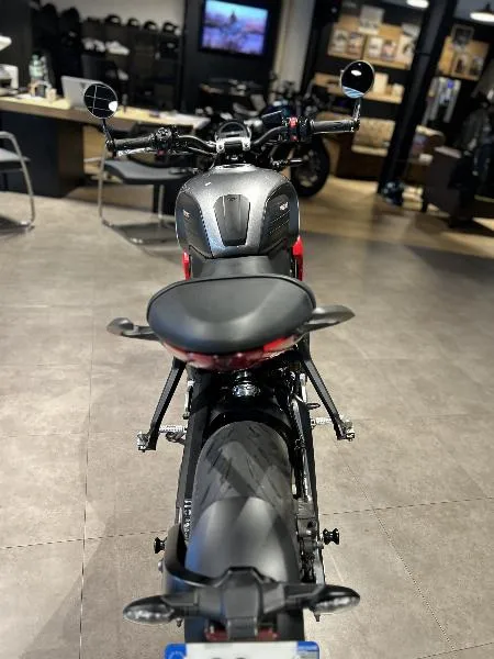 TRIDENT 660