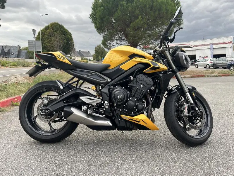 STREET TRIPLE 765 RS