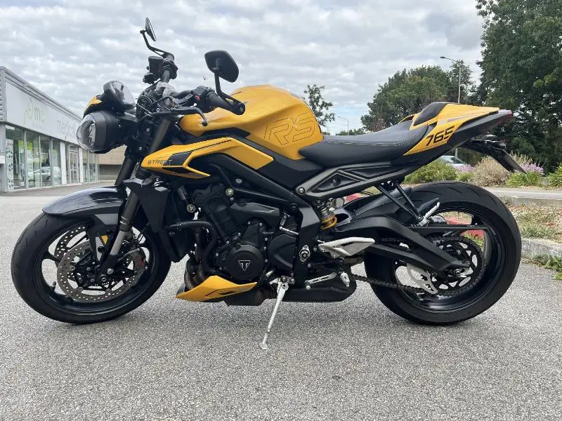 STREET TRIPLE 765 RS