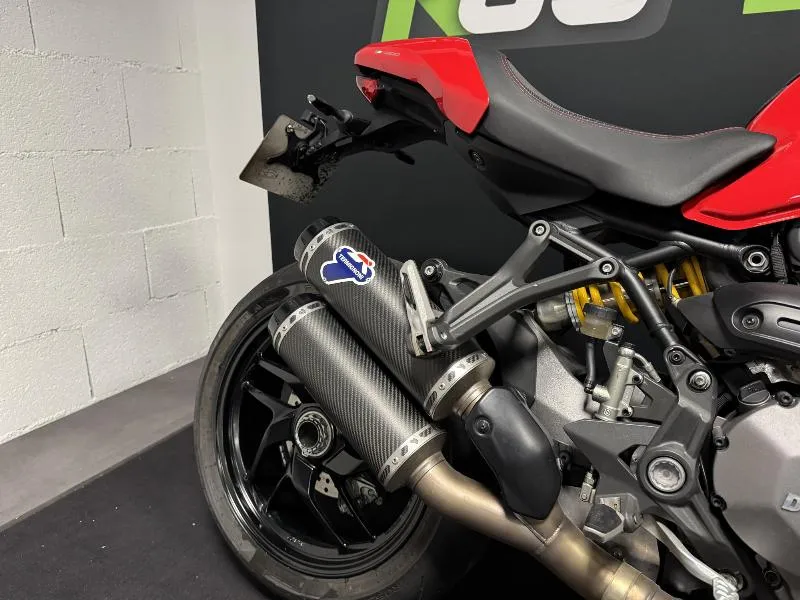 MONSTER 1200