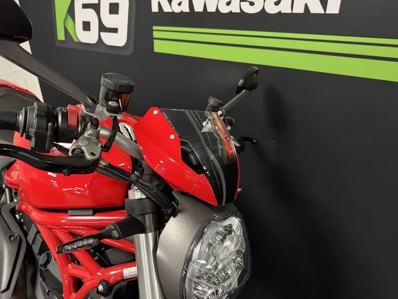 MONSTER 1200
