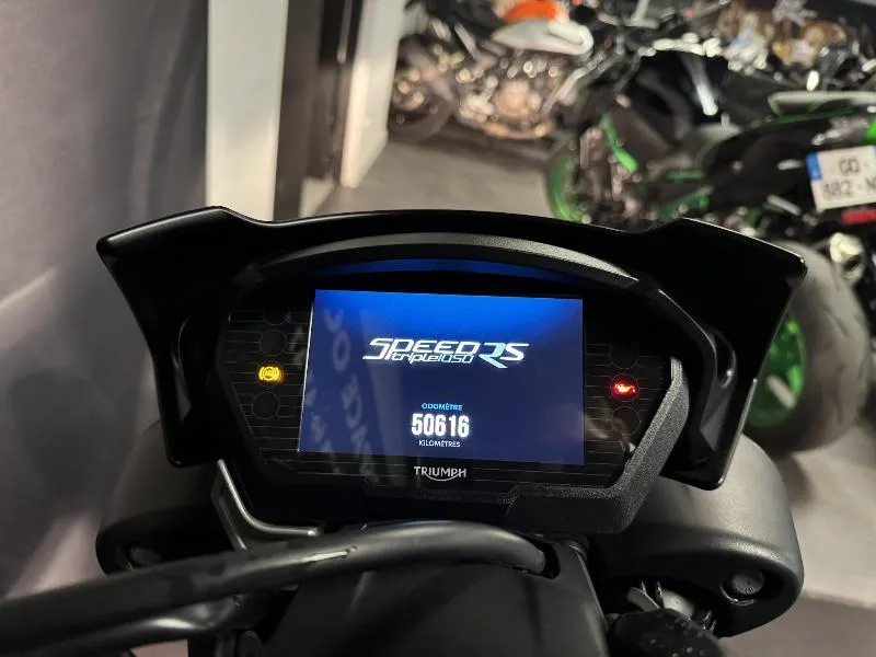 SPEED TRIPLE 1050 RS