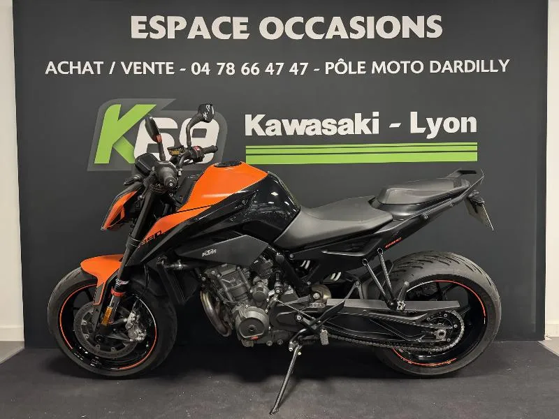 890 DUKE
