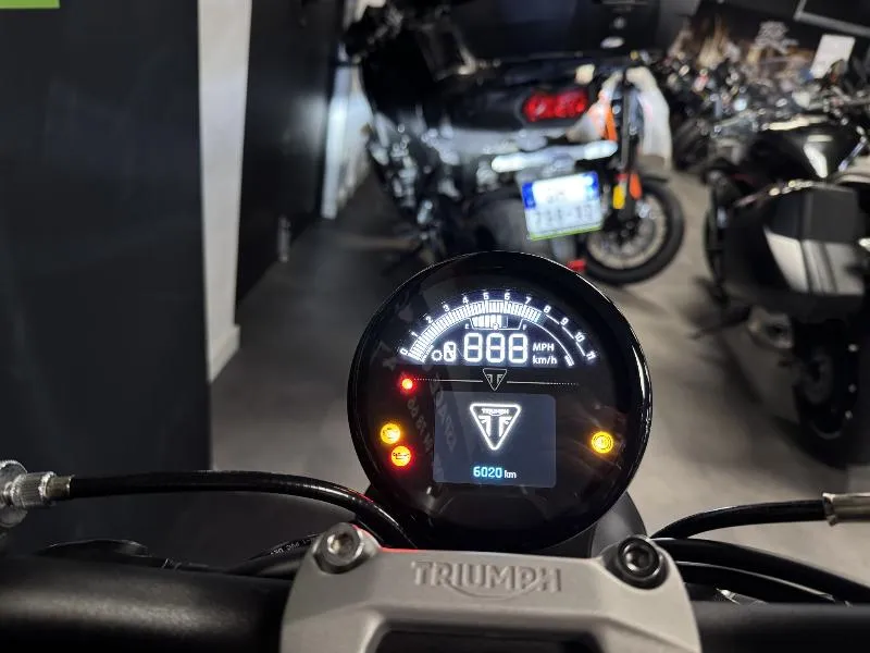 TRIDENT 660