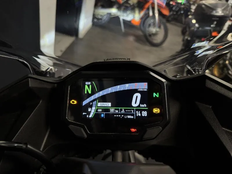 NINJA 400