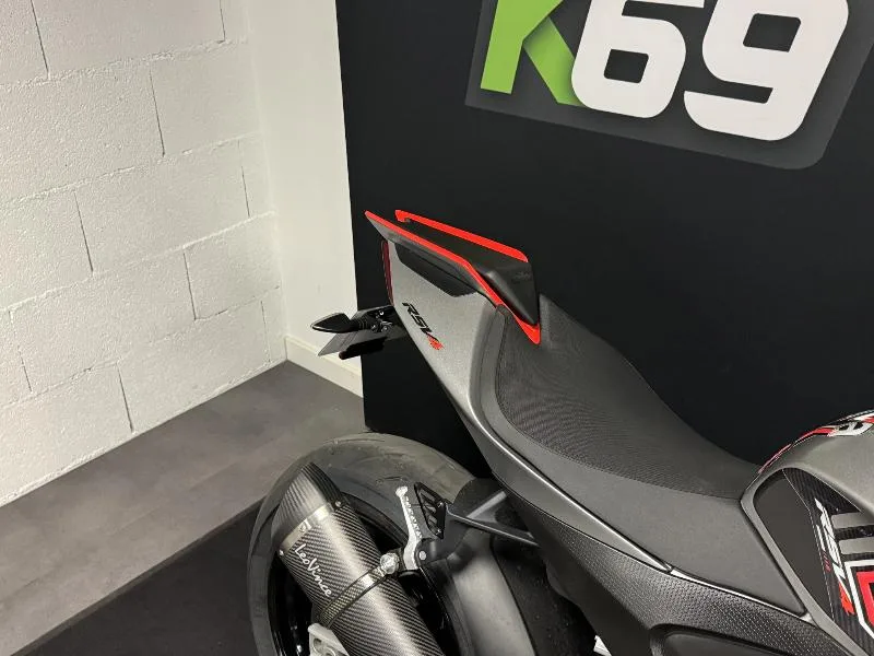 RSV4 1100 R