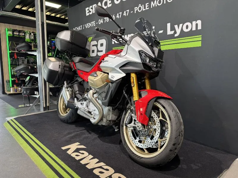 V100  MANDELLO