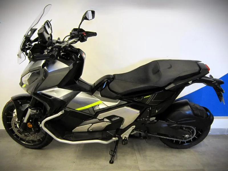 XADV 750