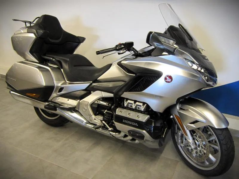 GL 1800 GOLDWING TOURING DCT