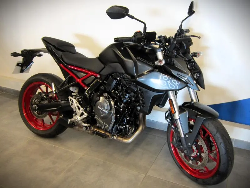 GSX8S
