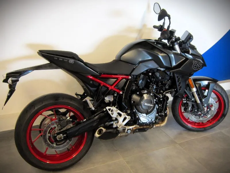 GSX8S