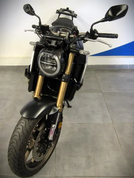 CB 650 R