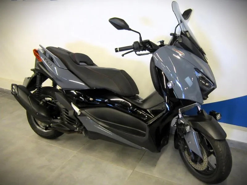 XMAX 125 TECH MAX