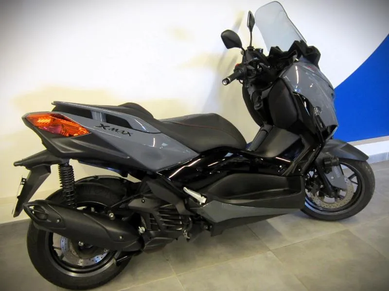XMAX 125 TECH MAX