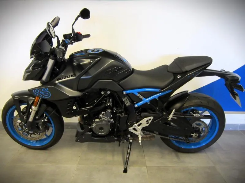 GSX8S
