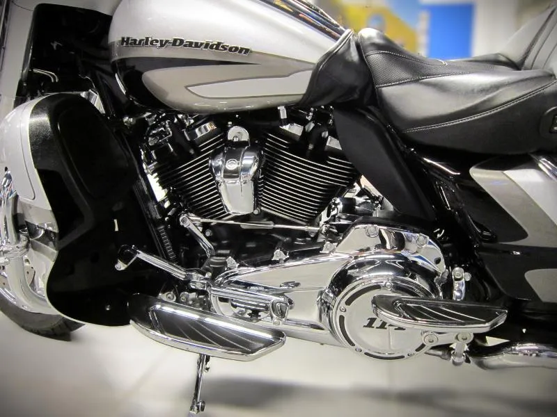 TOURING ELECTRA ULTRA 1868 LIMITED CVO