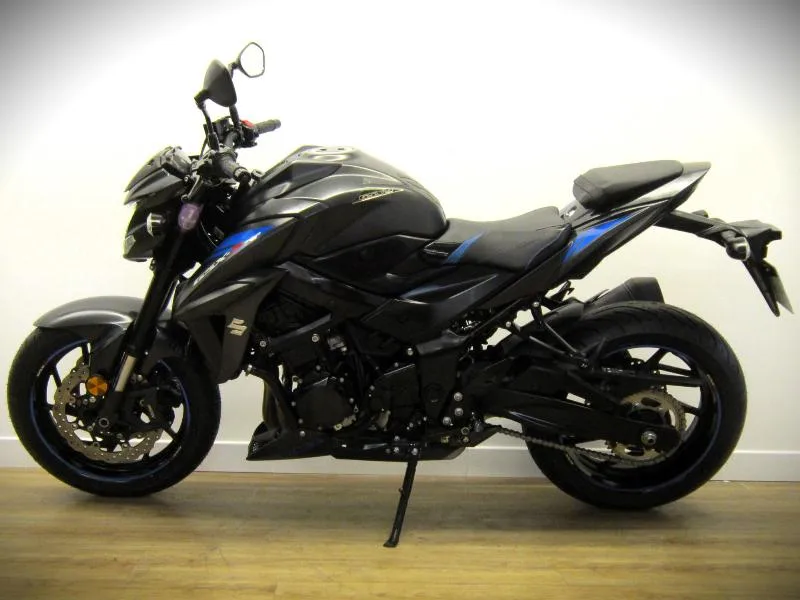GSXS 750