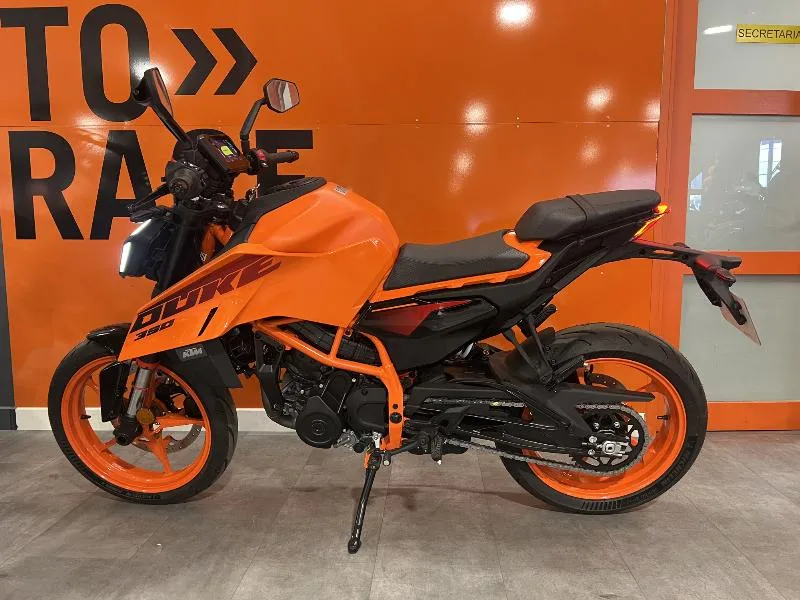 390 DUKE