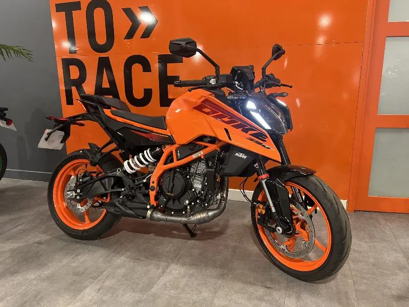 390 DUKE