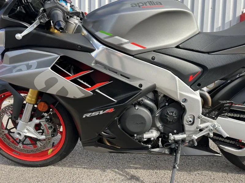 RSV4 1100
