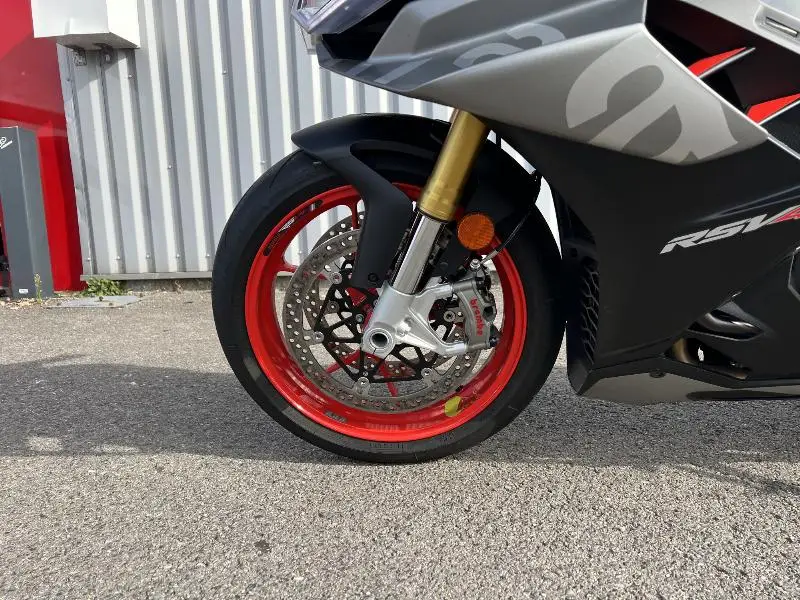 RSV4 1100