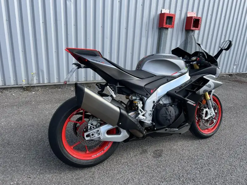 RSV4 1100