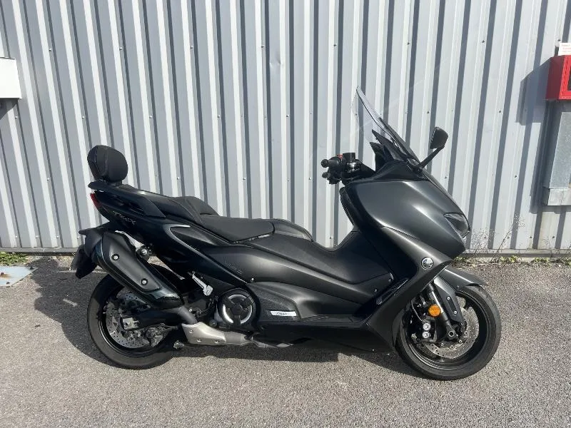 XP TMAX 560
