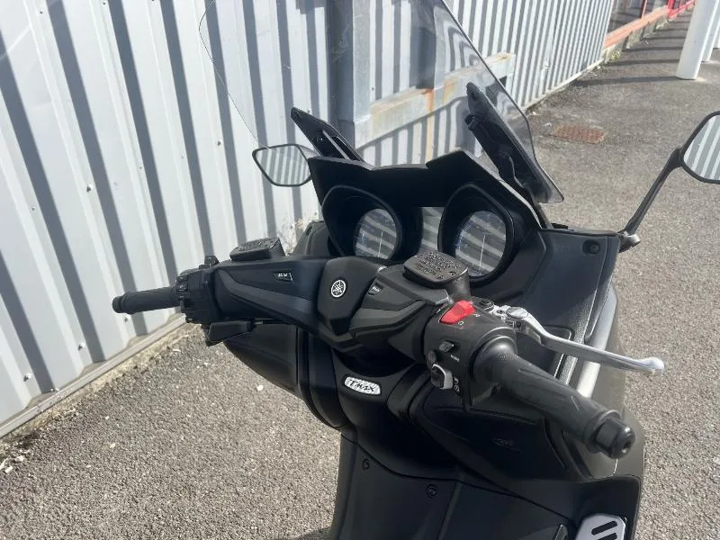 XP TMAX 560