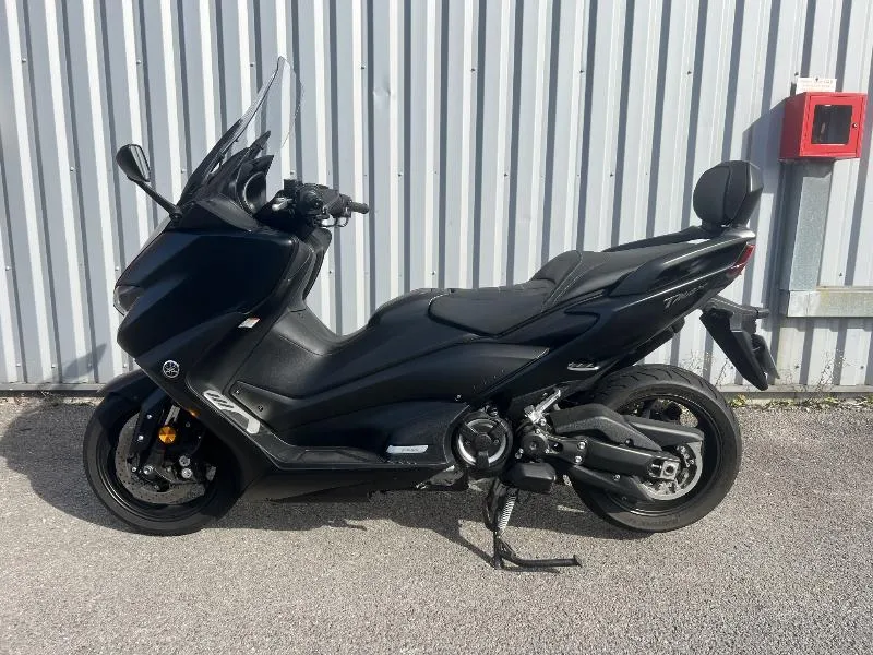 XP TMAX 560