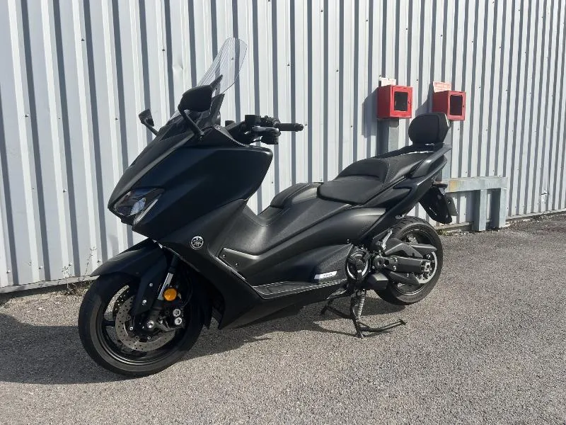 XP TMAX 560