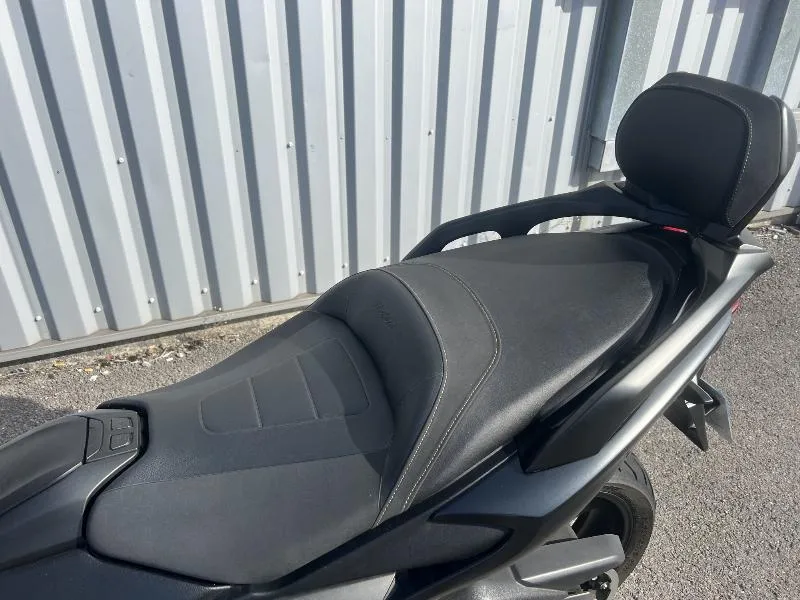 XP TMAX 560