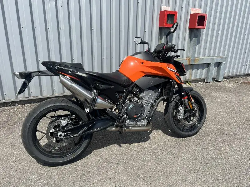 790 DUKE ABS