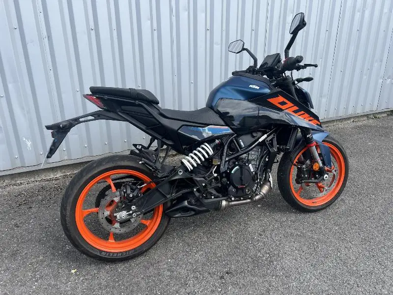 125 DUKE ABS