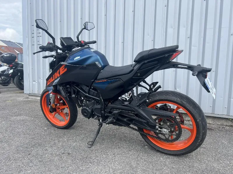 125 DUKE ABS