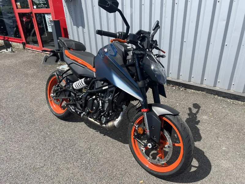 125 DUKE ABS