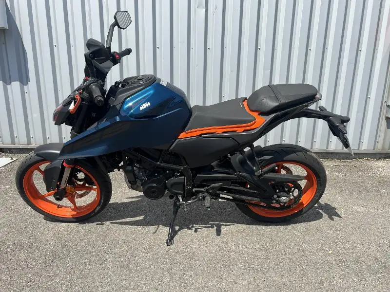 125 DUKE ABS