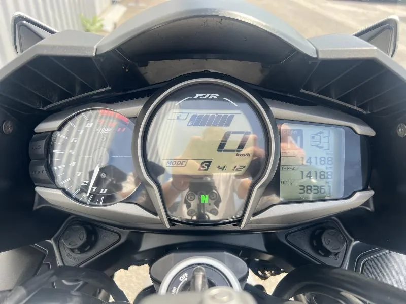 FJR 1300 AE