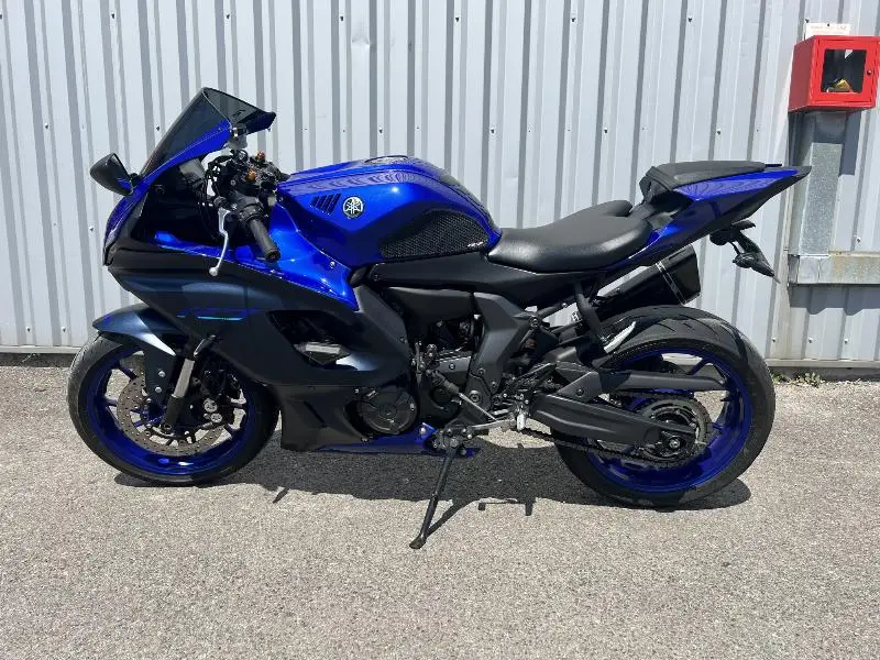 YZFR7