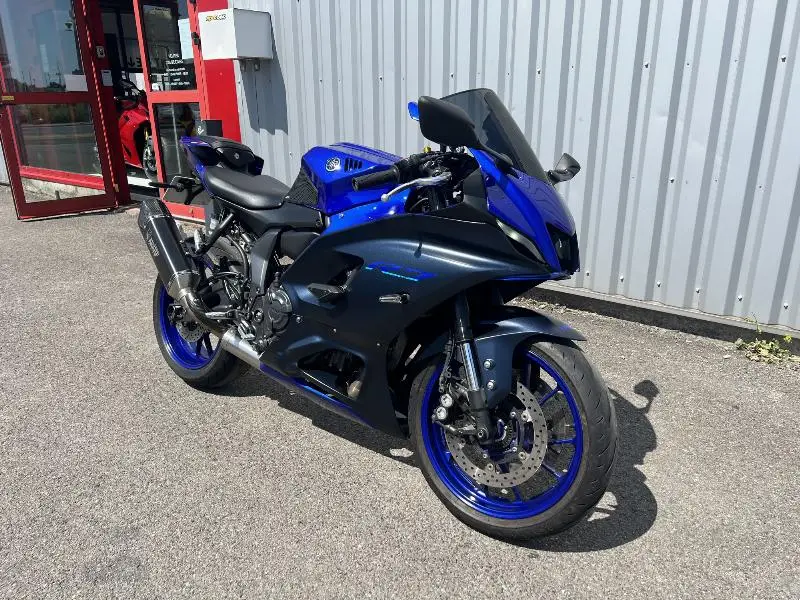 YZFR7