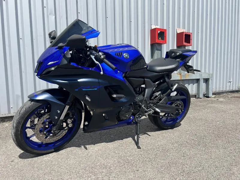 YZFR7
