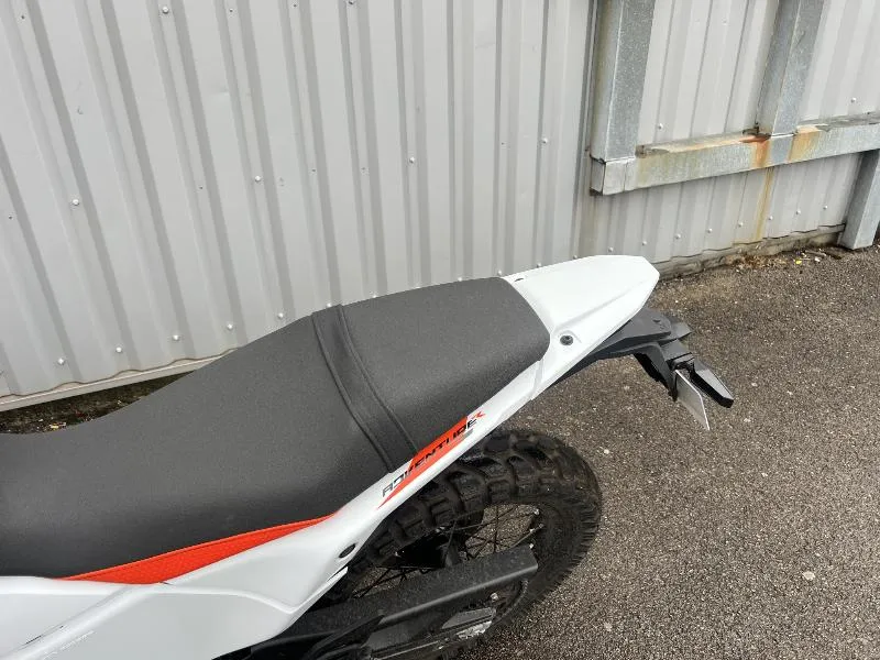 390 ADVENTURE