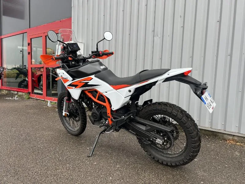 390 ADVENTURE