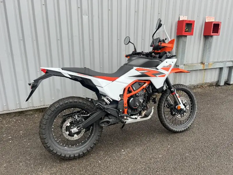 390 ADVENTURE