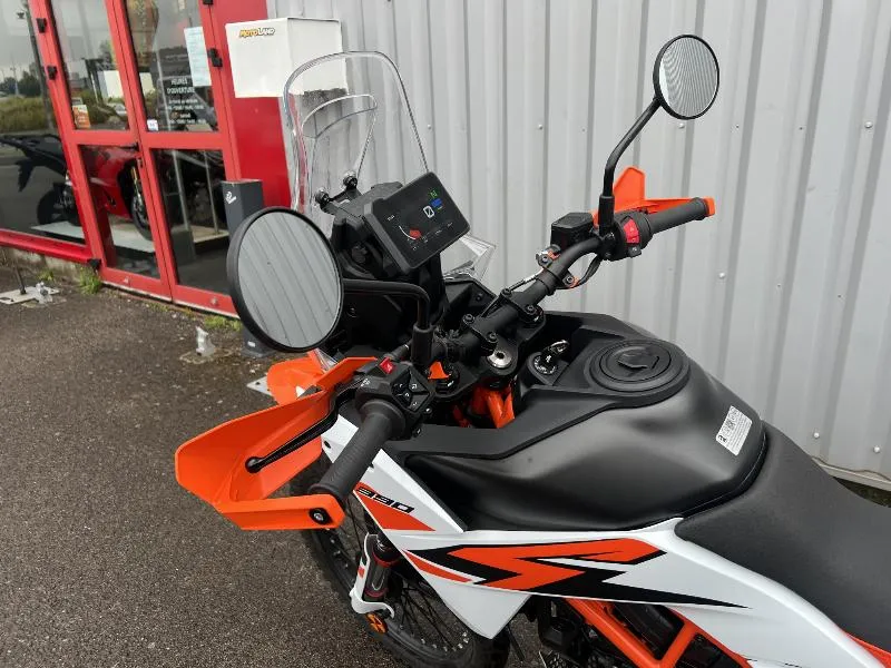 390 ADVENTURE