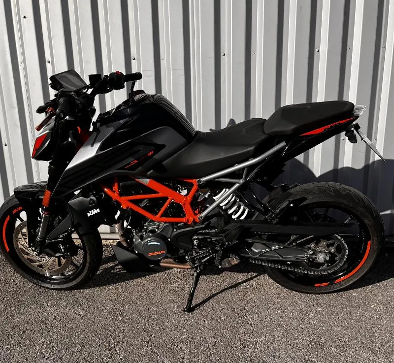 125 DUKE ABS