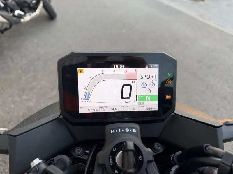CB 750
